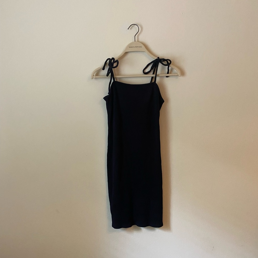 Adorable black tie strap dress